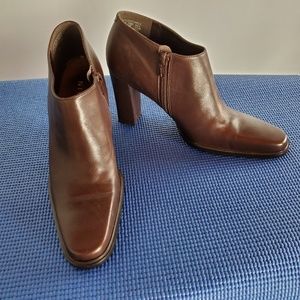 Brown bootie